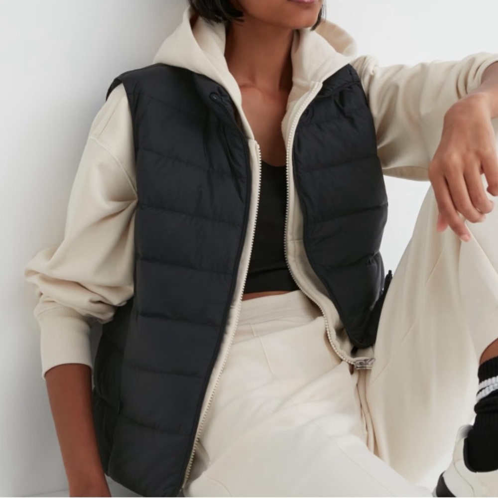 Uniqlo Black Lightweight Puffer Vest